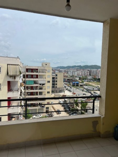 Tirane, jepet me qera apartament 1+1+Ballkon Kati 7, 70 m² 35.000 leke (Astir perballe Fratarit)