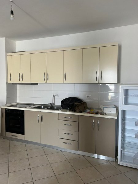 Tirane, jepet me qera apartament 1+1+Ballkon Kati 7, 70 m² 35.000 leke (Astir perballe Fratarit)