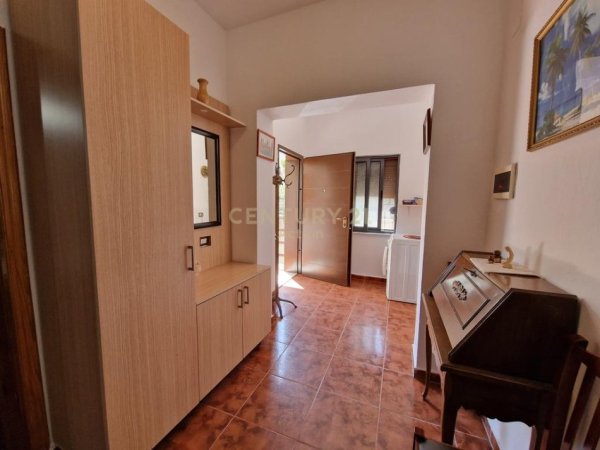 Tirane, jepet me qera apartament 1+1 Kati 1, 87 m² 400 € (Ali Visha)