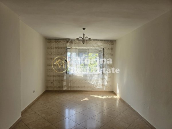 Tirane, jepet me qera apartament 3+1 Kati 4, 100 m² 500 € (Ali Demi)