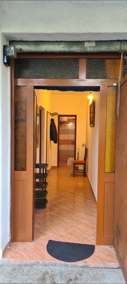 Tirane, jepet me qera shtepi 1+1 Kati 1, 50 m² 300 € (Zija kambo)