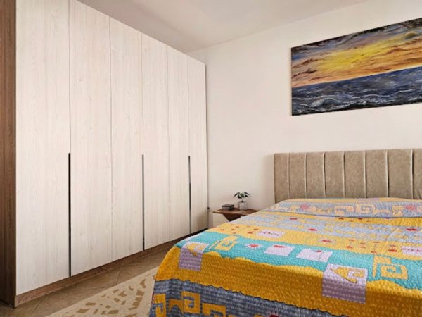 Tirane, jepet me qera apartament 2+1+Aneks+Ballkon Kati 3, 120 m² 650 € 