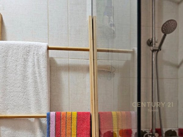 Tirane, jepet me qera apartament 2+1+Aneks+Ballkon Kati 3, 120 m² 650 € 