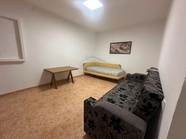 Tirane, jepet me qera apartament 2+1 Kati 2, 76 m² 400 € (Qyteti Studenti, Tiranë)