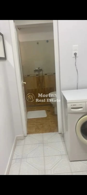 Tirane, jepet me qera apartament 1+1 Kati 4, 68 m² 550 € (Blloku)