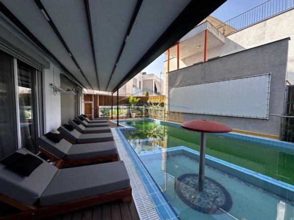 Shitet Apartament Luxury 4+1+2+Verandë+Pishinë+Post Parkimi, Kopshti Botanik,Tiranë
