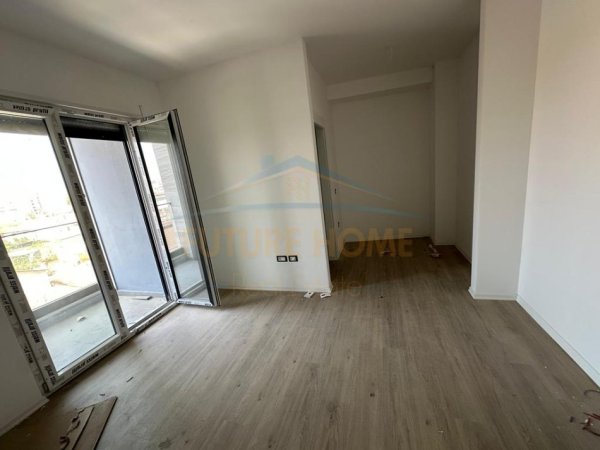 Shitet, Apartament 2+1+2, Jordan Misja, Tiranë.