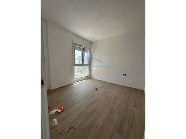 Shitet, Apartament 2+1+2, Jordan Misja, Tiranë.