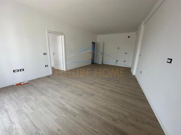 Shitet, Apartament 2+1+2, Jordan Misja, Tiranë.