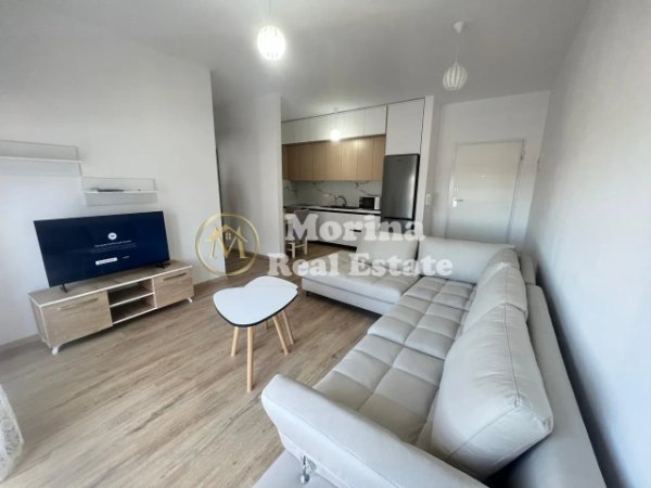 Tirane, jepet me qera apartament 2+1 Kati 3, 100 m² 550 € (Fiori Di Bosko)