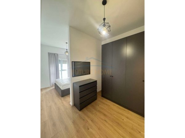 Tirane, jepet me qera apartament 2+1 Kati 4, 85 m² 450 € 