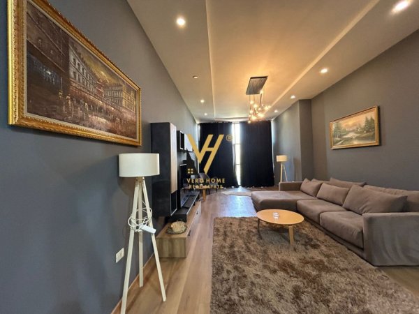Tirane, jepet me qera apartament 1+1+Ballkon Kati 1, 120 m² 650 € (RRUGA PETI)