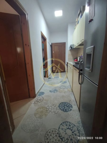 Tirane, jepet me qera apartament 2+1 Kati 4, 65 m² 400 € (Shkolla e Bashkuar)
