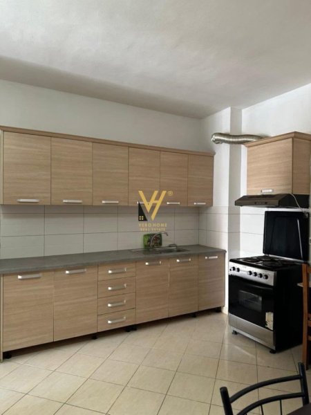 Tirane, jepet me qera apartament 2+1+Ballkon Kati 7, 80 m² 460 € (ASTIR)