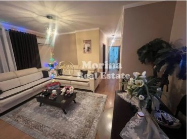 Tirane, jepet me qera apartament 2+1 Kati 2, 90 m² 700 €
