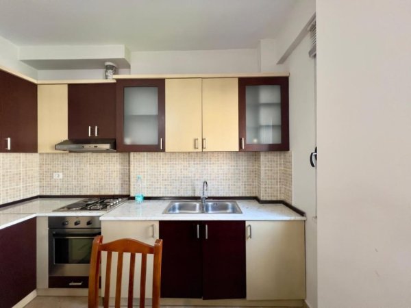 Tirane, jepet me qera apartament 1+1 Kati 6, 70 m² 550 € 