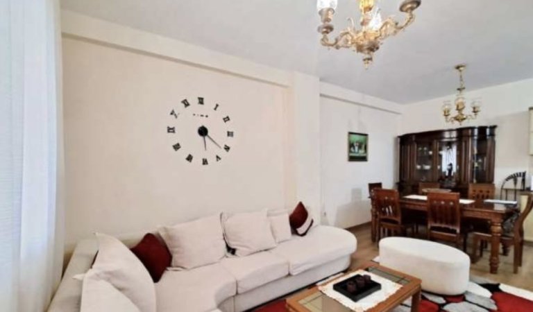 Tirane, jepet me qera apartament 2+1+Ballkon Kati 6, 104 m² 700 € (Condor Center , Rruga e Kavajes)