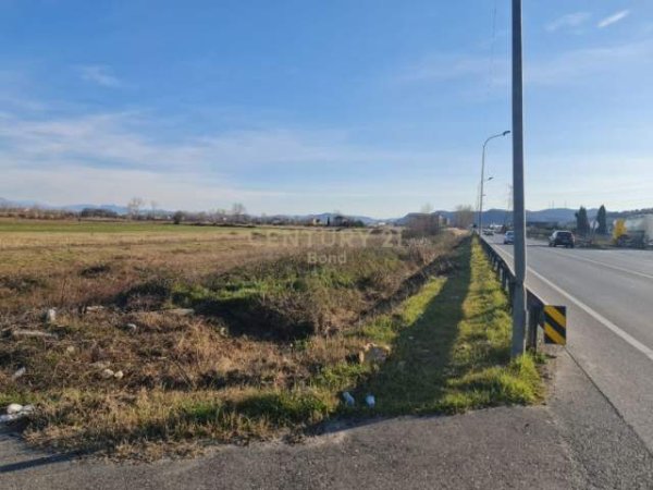 Tirane, shes toke 6.900 m² 448.500 Euro (Fushe Preze)