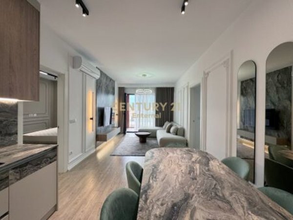 Tirane, jepet me qera apartament 2+1+Ballkon Kati 11, 110 m² 1.500 € (Garden Building)