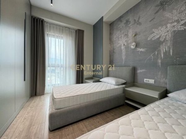 Tirane, jepet me qera apartament 2+1+Ballkon Kati 11, 110 m² 1.500 € (Garden Building)