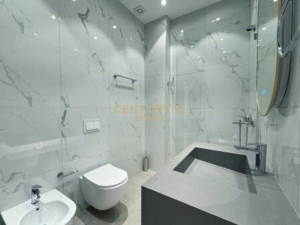 Tirane, jepet me qera apartament 2+1+Ballkon Kati 11, 110 m² 1.500 € (Garden Building)