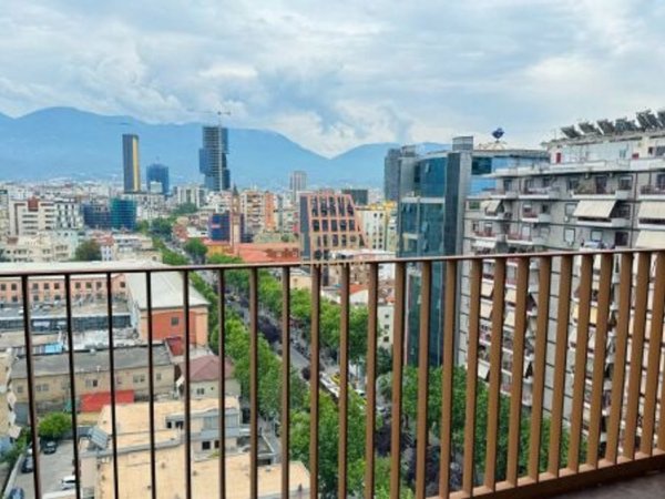 Tirane, jepet me qera apartament 2+1+Ballkon Kati 11, 110 m² 1.500 € (Garden Building)