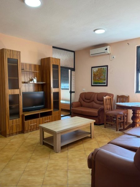 Tirane, jepet me qera apartament 2+1 Kati 9, 90 m² 580 € (Lulishtja Komuna e Parisit)