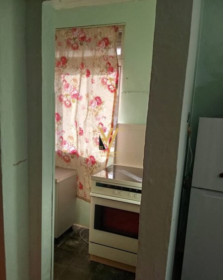 Tirane, jepet me qera apartament 2+1+Ballkon Kati 4, 75 m² 450 € (OXHAKU)