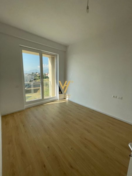 Tirane, jepet me qera Vile 2 Katshe Kati 0, 196 m² 1.200 € (FARKE)