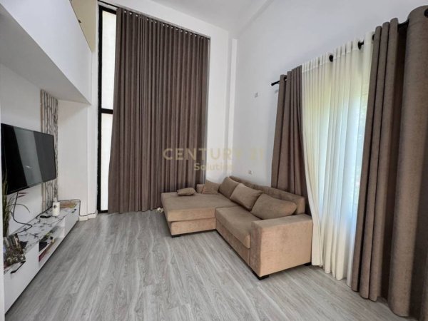 Tirane, jepet me qera apartament Dublex , 60 m² 600 € 