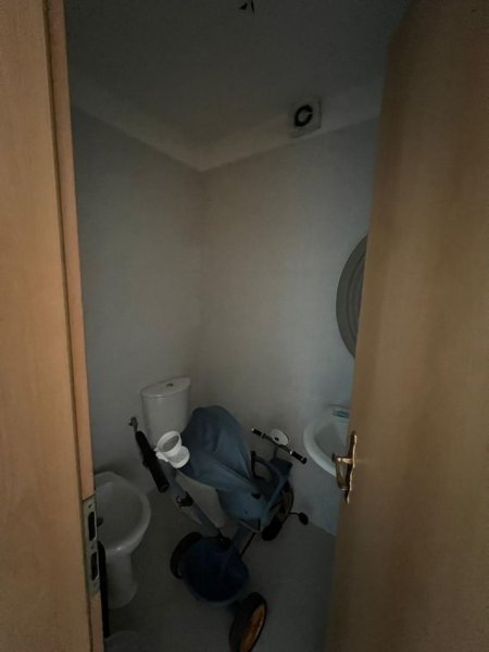 Tirane, shitet apartament 2+1+Ballkon Kati 5, 120 m² 230.000 € (Rruga e Kavajes, prane Globe)