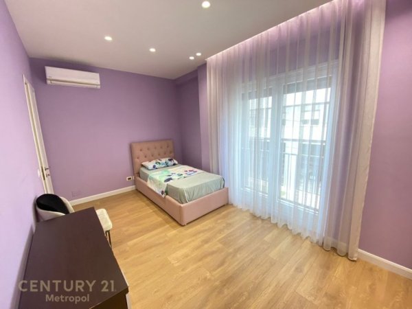 Tirane, jepet me qera apartament 2+1 Kati 2, 100 m² 850 €