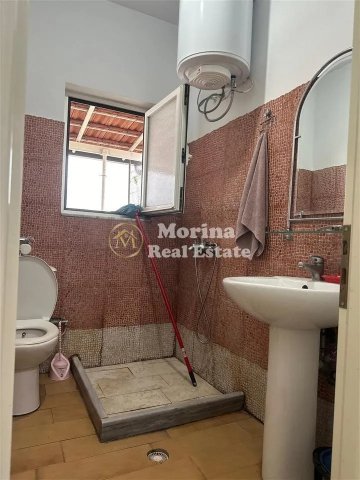 Tirane, jepet me qera shtepi 1+1 Kati 3, 75 m² 300 € (Kodra e Priftit)