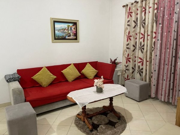Tirane, jepet me qera apartament 1+1+Ballkon Kati 7, 65 m² 400 € (BAR OSLO,ASTIR))