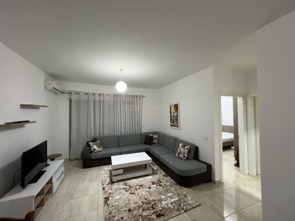 Tirane, jepet me qera apartament 2+1 Kati 2, 80 m² 800 € 