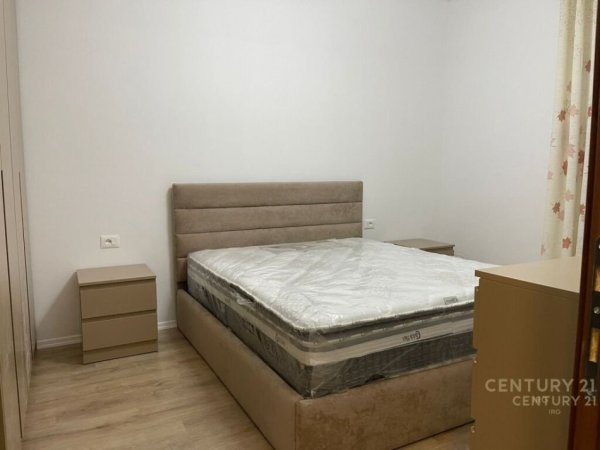 Tirane, jepet me qera apartament 2+1 Kati 3, 113 m² 750 € (Farmacia 10)