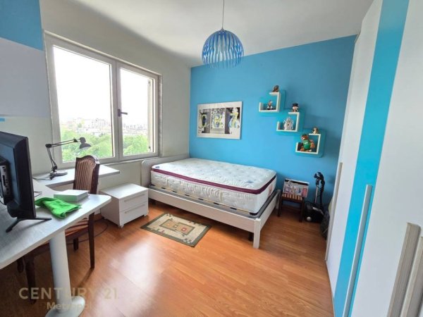 Tirane, jepet me qera apartament 2+1 Kati 7, 115 m² 650 € 