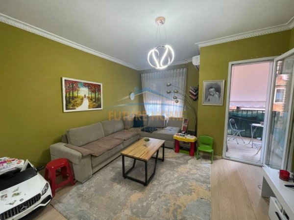 Tirane, shitet apartament 1+1 Kati 2, 74 m² 16.000.000 € 