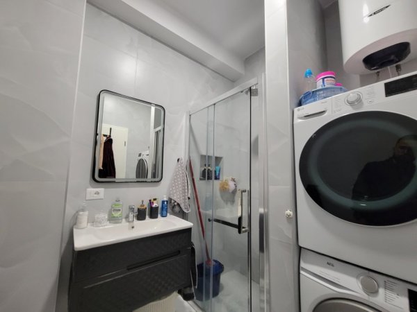 Tirane, shes apartament 2+1+Ballkon , 87 m² 