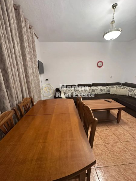 Tirane, jepet me qera apartament 1+1+Aneks Kati 4, 64 m² 450 € (Rruga Bardhyl)