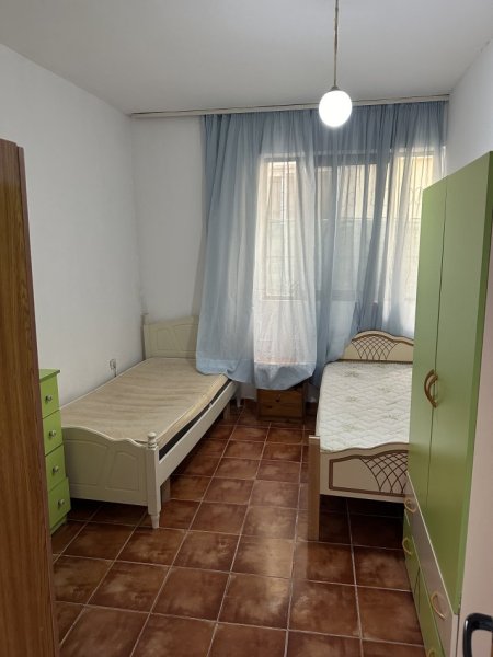 Tirane, jepet me qera shtepi 1+1 Kati 1, 60 m² 300 € (Komuna e Parisit)