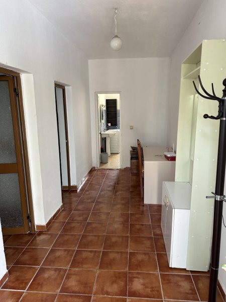 Tirane, jepet me qera shtepi 1+1 Kati 1, 60 m² 300 € (Komuna e Parisit)