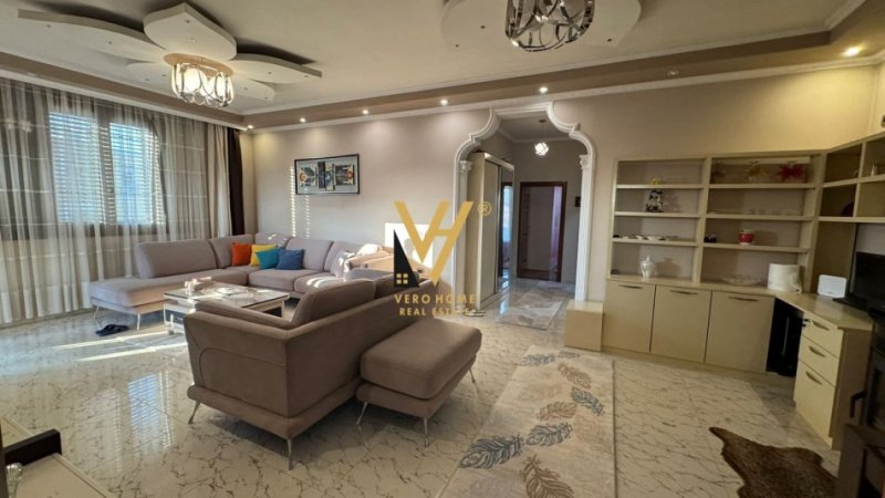 Tirane, jepet me qera hyrje 2+1+Ballkon Kati 3, 145 m² 500 € (ALLIAS)