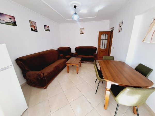 Tirane, jepet me qera apartament 2+1 Kati 4, 70 m² 470 € (Qender prane rruges Fortuzi)