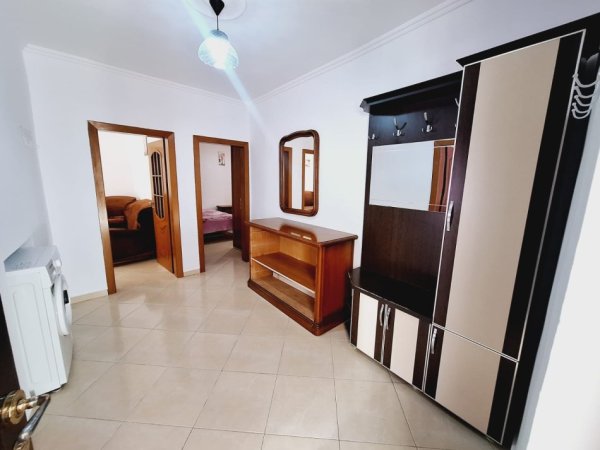 Tirane, jepet me qera apartament 2+1 Kati 4, 70 m² 470 € (Qender prane rruges Fortuzi)