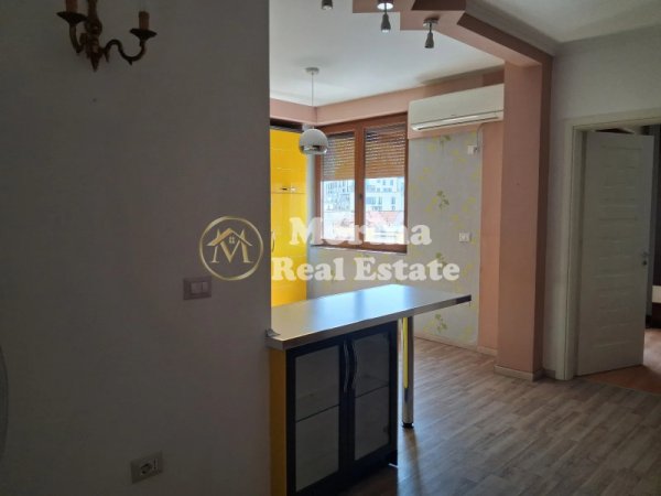 Tirane, jepet me qera apartament 1+1 Kati 5, 75 m² 600 € (Qender)