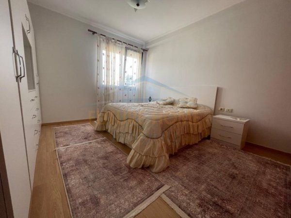 Qera, Apartament 3+1+2, Xhamia e Tabakëve, Tiranë.