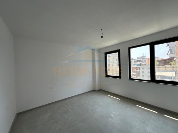 Tirane, shitet apartament 1+1 Kati 7, 61 m² 103.320 € (Rruga Loni Ligori)