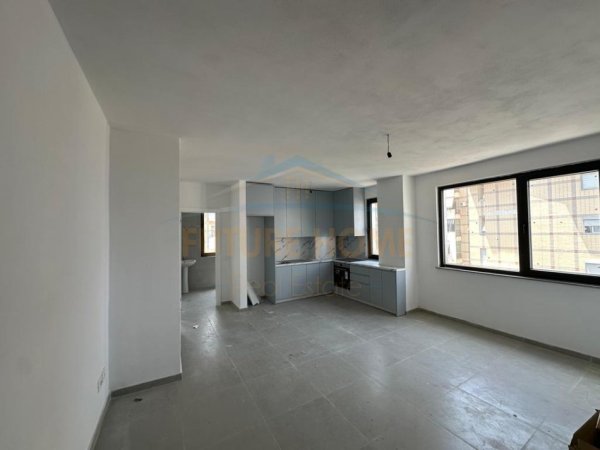 Tirane, shitet apartament 1+1 Kati 7, 61 m² 103.320 € (Rruga Loni Ligori)
