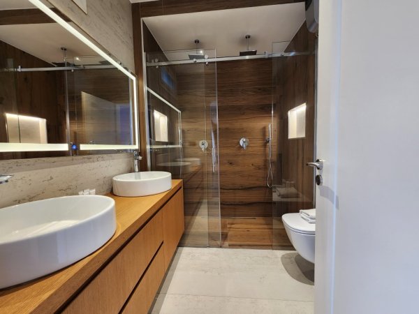 SHITET :⚡️Luxury Apartament ( 2+1+2wc & Verandë + 1Garazh)📍( TOPTANI - Qendër ) || 2350€/m² (320,000€)